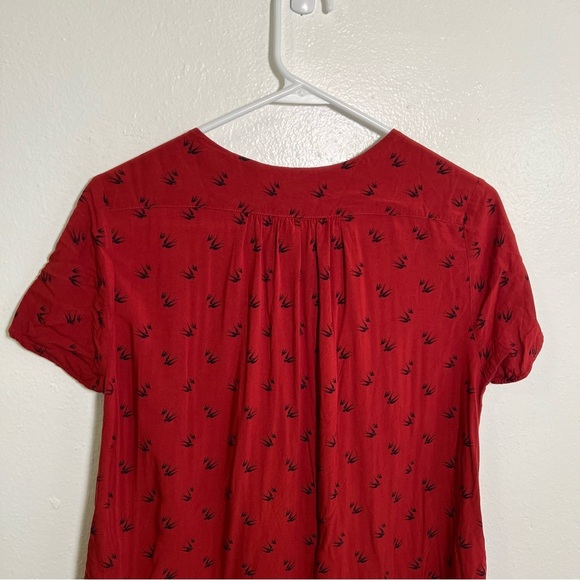 Levi’s Short Sleeve Button Down Blouse Red Black Bird Print S - Picture 6 of 9